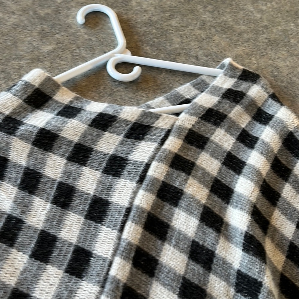 Women’s poncho one size fits, all black and white checkers, super soft